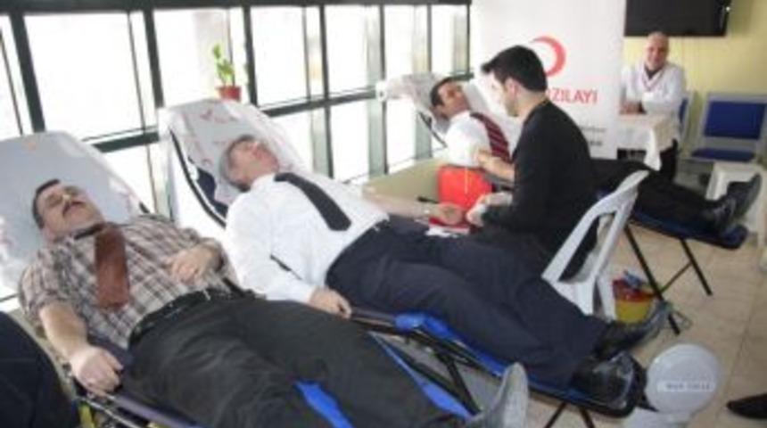 Milli Eğitim Personeli Kan Bağışladı