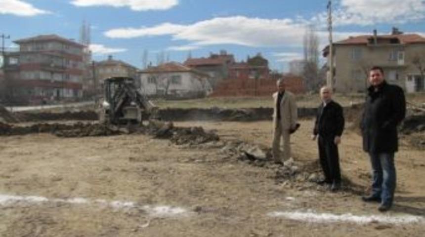 Hisarcık’ta 16 Derslikli Merkezi Okul İnşaatına Başlandı