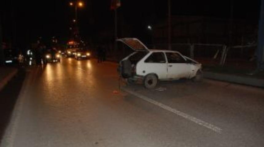 Takla Atan Aracın S&uuml;r&uuml;c&uuml;s&uuml; Yaralı Halde Ka&ccedil;tı