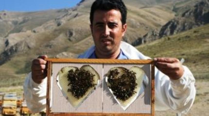 14 Şubat İ&ccedil;in Hazırlanan Kalp Bal Stokları T&uuml;kendi