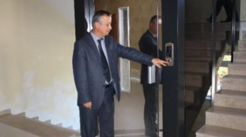 H&uuml;k&uuml;met Konağında Engeller Kalktı