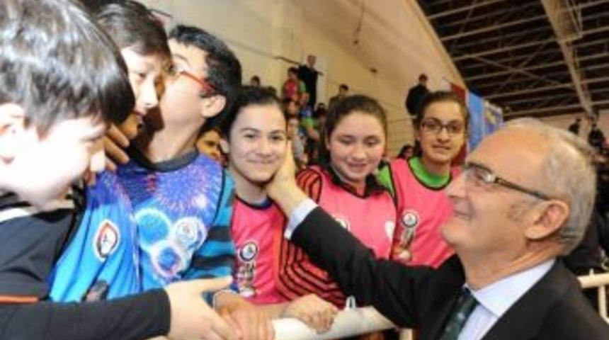 &Ouml;ğrencilerin Başkan Yılmaz Sevgisi