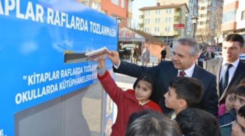 Sancaktepe&rsquo;de &ldquo;Kitaplar Raflarda Tozlanmasın &ldquo; kampanyası başladı