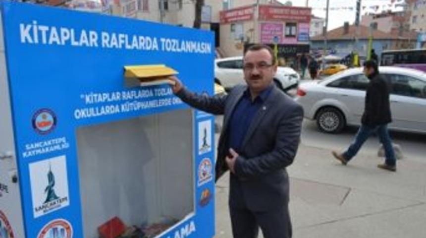 SAM&Uuml;DER Başkanı Meng&uuml;kan , kitap kampanyasına destek oldu