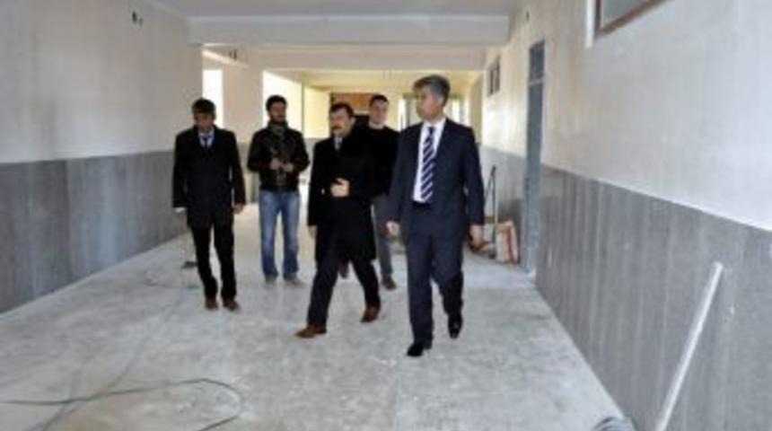 Siverek'te Eğitim Yatırımları S&uuml;r&uuml;yor