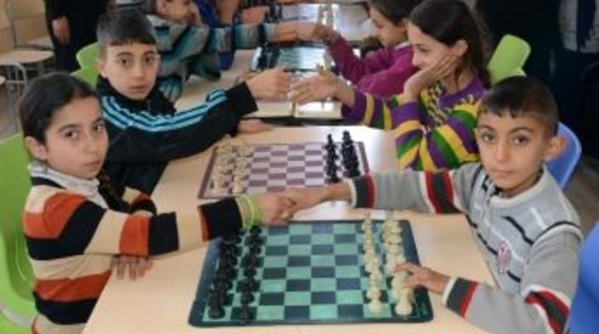 İştar&rsquo;ın Satran&ccedil; Kursu Sona Erdi