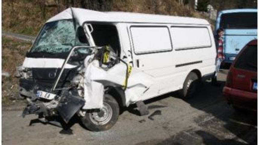 Rize&rsquo;de Trafik Kazası: 5 Yaralı