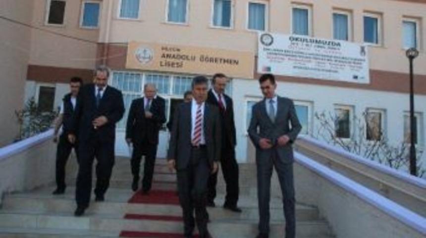 Vali Akpınar&rsquo;dan Okullara Ziyaret