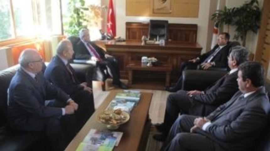 Vali Toprak Ormancıları Ziyaret Etti