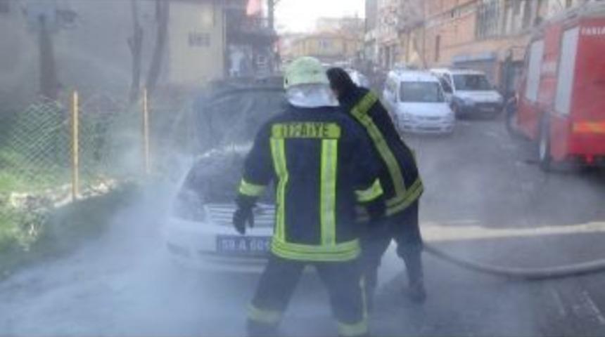 &Ccedil;orlu'da Seyir Halindeki Polis Aracında Yangın &Ccedil;ıktı