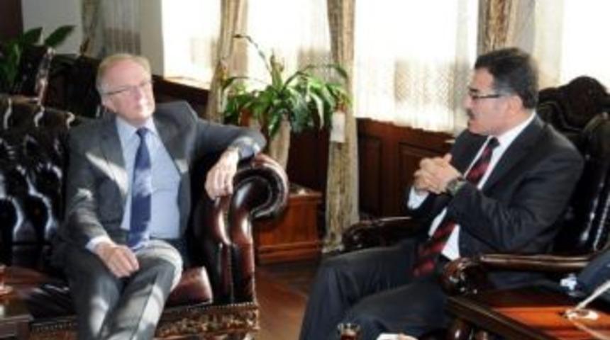 Alman B&uuml;y&uuml;kel&ccedil;i Pohl Balıkesir'de Temaslarda Bulundu