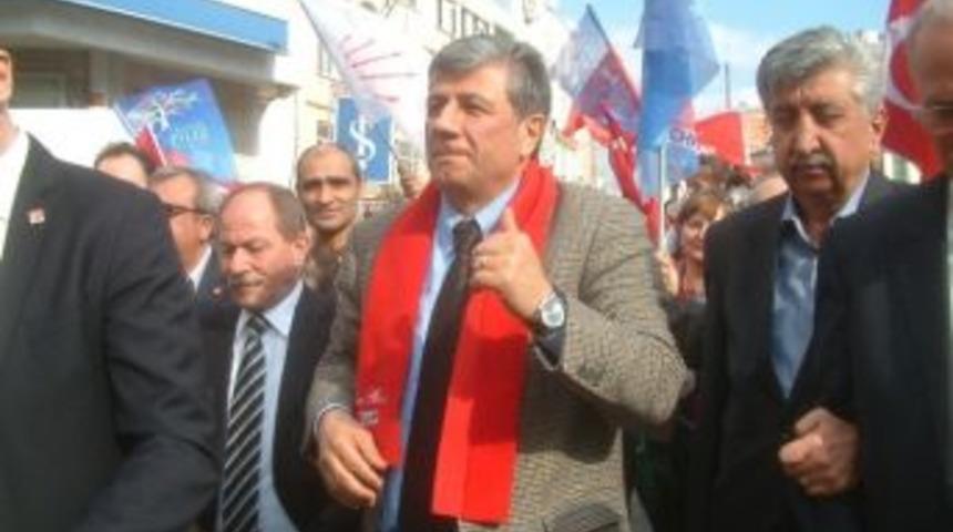 Balbay, Burhaniye&rsquo;de Coşkuyla Karşılandı