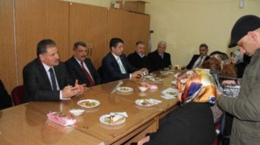 Ak Parti Heyeti, Stk&rsquo;ları Ziyaret Etti