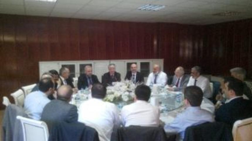 İl&ccedil;e M&uuml;ft&uuml;leri K&uuml;re&rsquo;de Toplandı