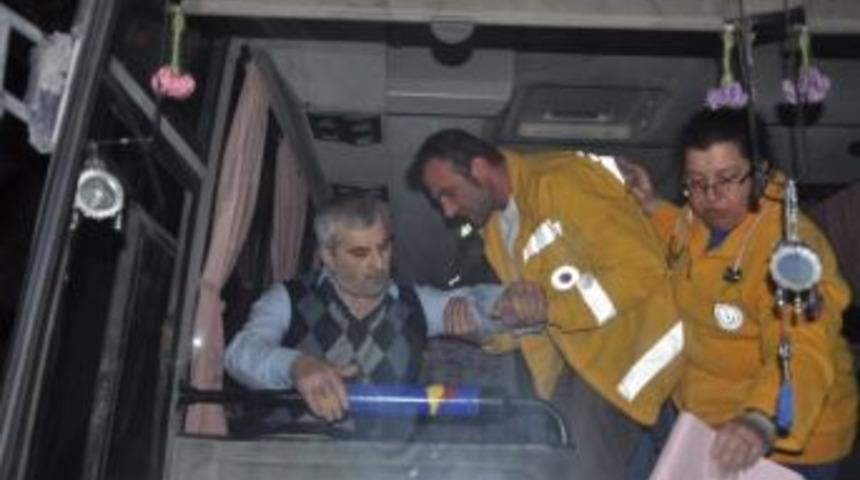 (&ouml;zel Haber) Karakol &Ouml;n&uuml;nde Kalp Krizi Ge&ccedil;iren İş&ccedil;iye İlk M&uuml;dahale Polisten