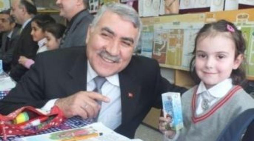 Okul S&uuml;t&uuml; Dağıtımı Yapıldı