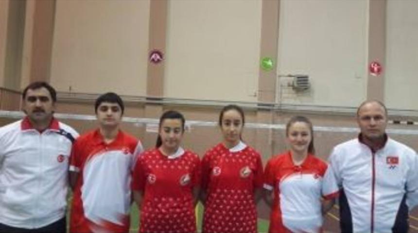 Erzincanlı Badmintoncular İsvi&ccedil;re'ye Gidiyor