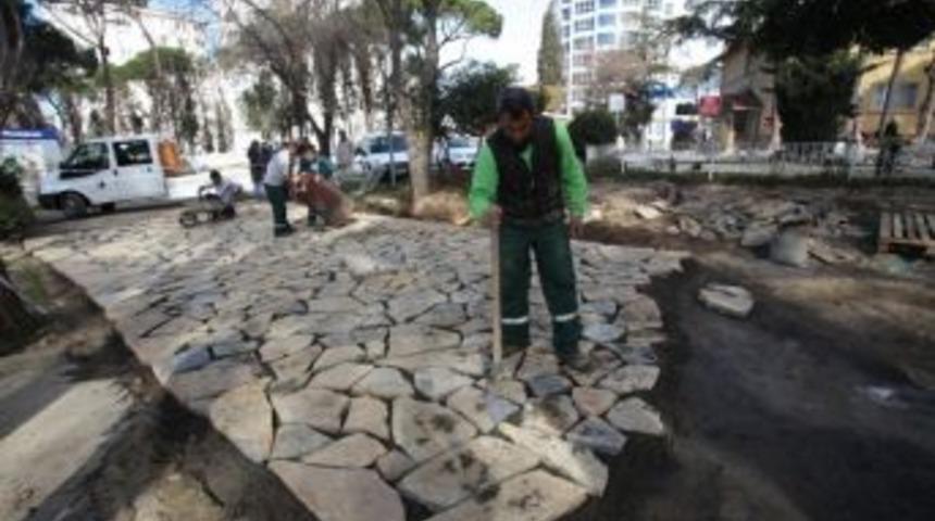 Yakacık Doğum Evi&rsquo;nde &Ccedil;evre D&uuml;zenlemesi Devam Ediyor