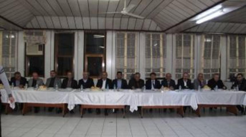 Ak Parti'den Birlik Ve Beraberlik Yemeği