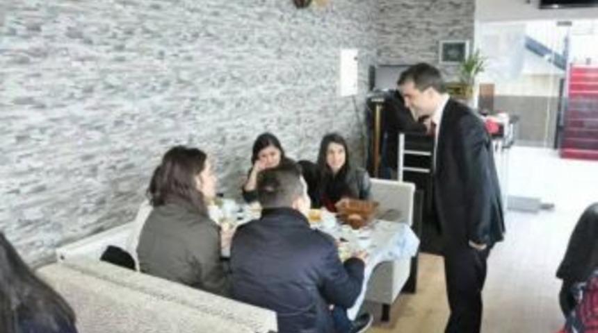 Ak Parti Belediye Başkan Aday Yemenici Gen&ccedil;lerle