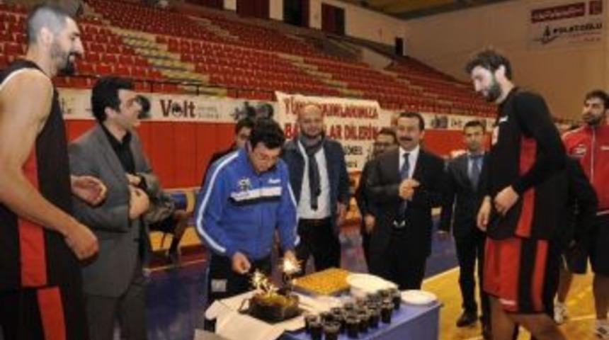 Rekt&ouml;r G&ouml;kbel&rsquo;den Basketbol Takımına Ziyaret