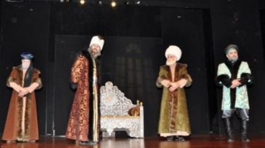 Meram'da &ldquo;kanuni Ve Sinan&rdquo; Adlı Tiyatro Oyunu Sahnelendi