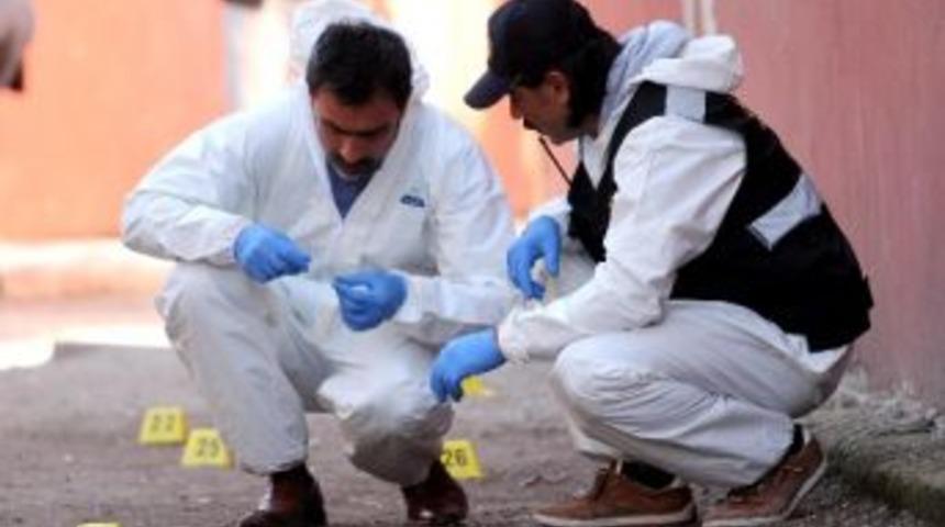 Mersin'de Bir Okula Patlayıcı Atıldı (2)