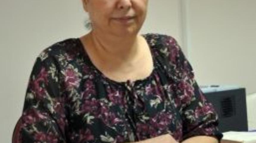 Prof. Dr. Ayten Erdoğan: "sosyal Medya İstismara Kapı Aralıyor"