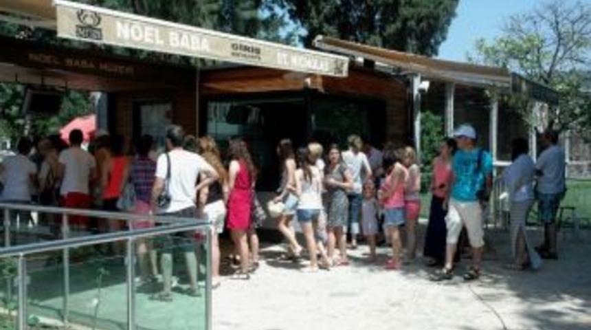 Noel Baba M&uuml;zesi Yeni Sezonda Ziyaret&ccedil;i Rekoru Kırdı