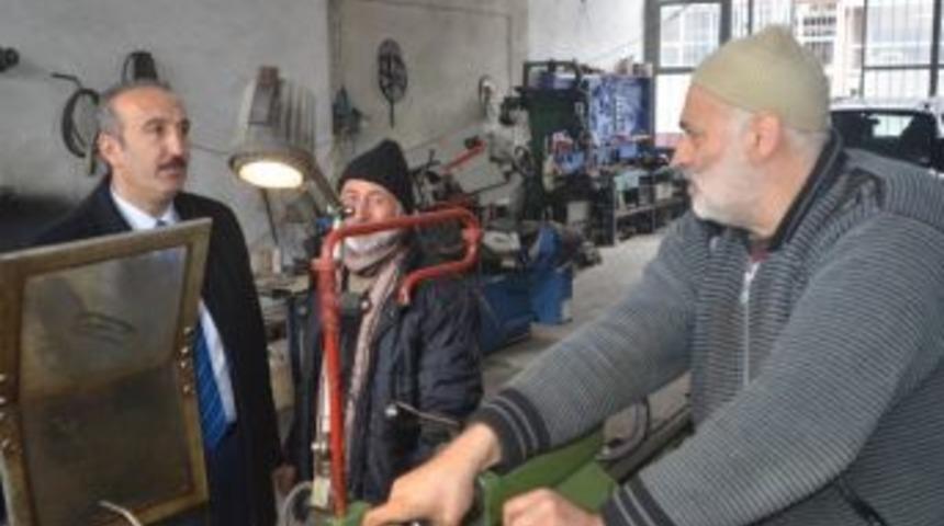 Ak Parti Ardeşen Belediye Başkan Adayı Hakan G&uuml;ltekin, Sanayi Esnafını Ziyaret Ederek Sıkıntılarını Dinledi