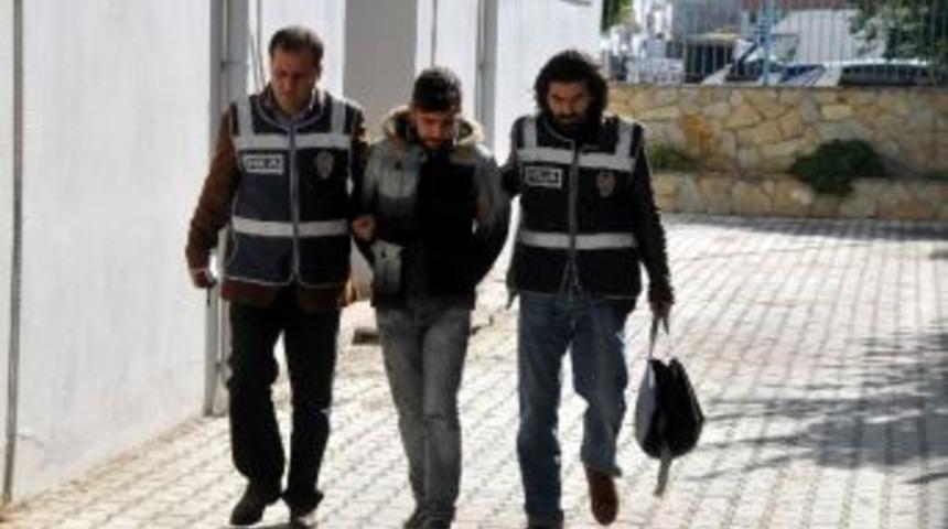 Tedavi Olmak İ&ccedil;in Cep Telefonu &Ccedil;aldı