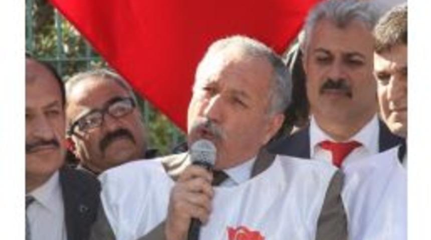 Eğitimciler Meb Yasa Tasarısı'nı Protesto Etti