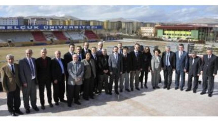 Sel&ccedil;uk &Uuml;niversitesi Yılın Starlarına Aday G&ouml;sterildi