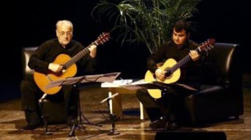 Ahmet Kanneci Ve &Ouml;zcan Dal&rsquo;dan Muhteşem Konser