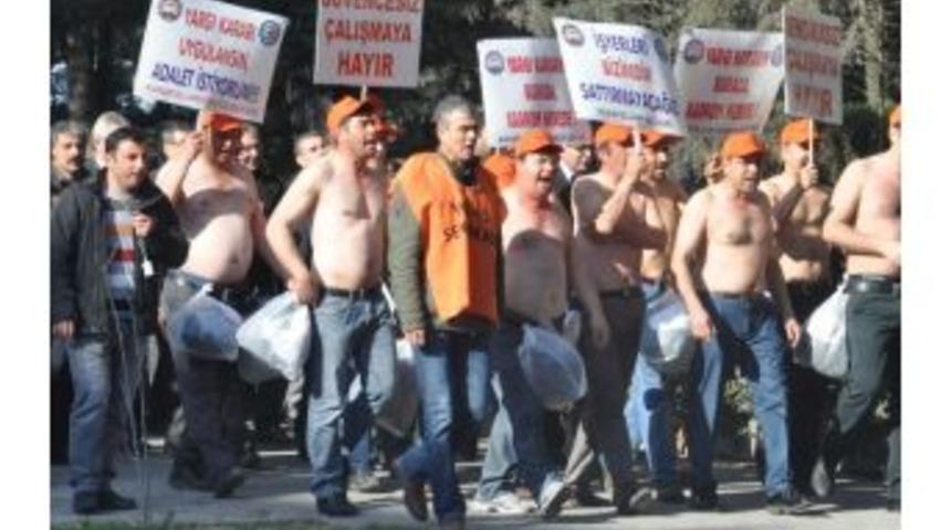 Yol İş&ccedil;ilerinden &Ccedil;ıplak Y&uuml;r&uuml;y&uuml;ş