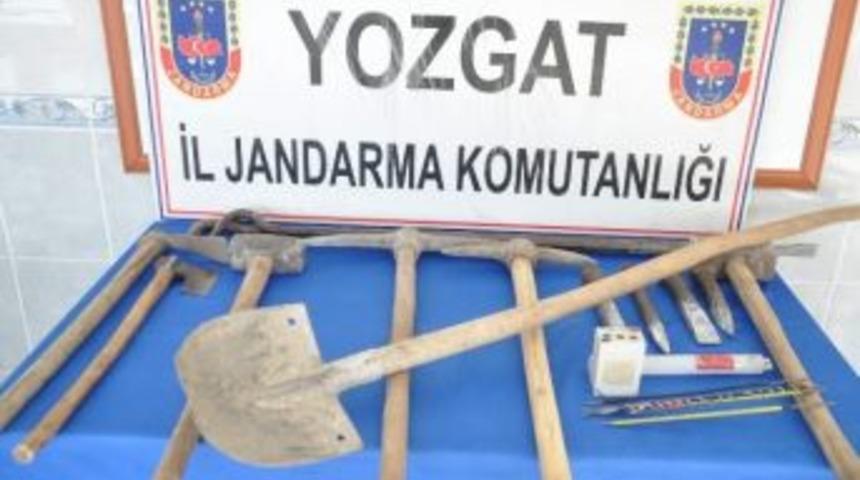 Yozgat Jandarma Ka&ccedil;ak Kazı Yapanları Su&ccedil;&uuml;st&uuml; Yakaladı