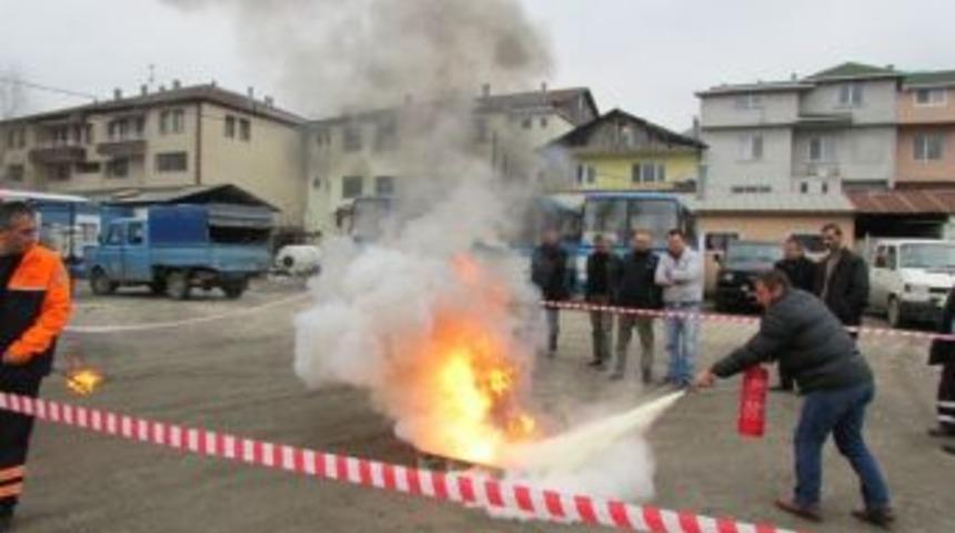 Kaynaşlı'da Kamu &Ccedil;alışanlarına Ara&ccedil; Yangın Eğitimi
