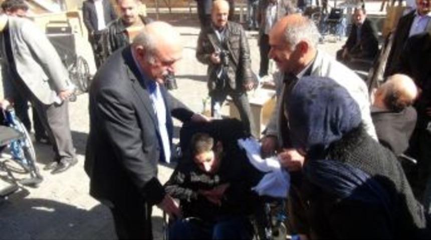 Şırnak Emniyet M&uuml;d&uuml;rl&uuml;ğ&uuml; 36 Engelli Vatandaşa Tekerlekli Sandalye Dağıttı