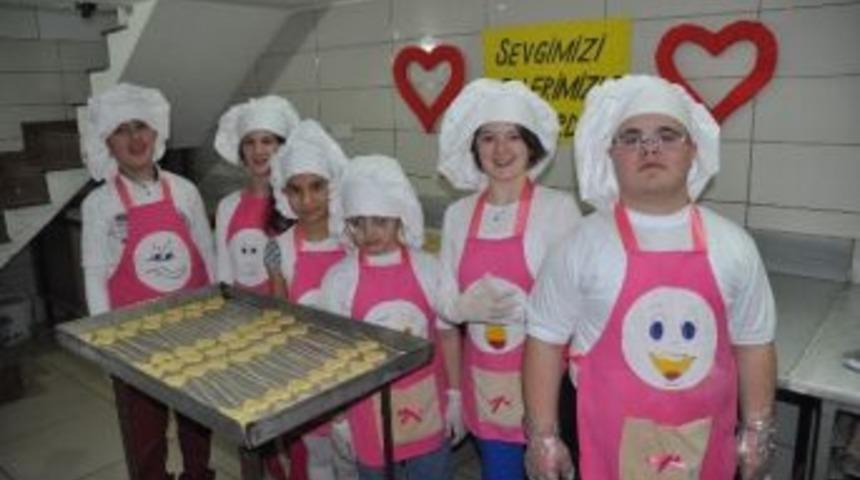 Engelli &Ccedil;ocukların Anlamlı Sevgililer G&uuml;n&uuml; Hediyesi