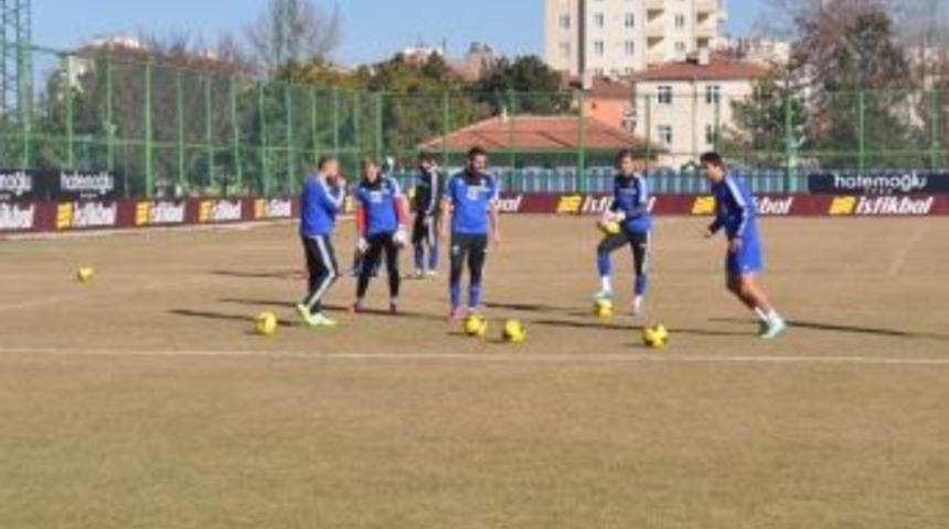 Kayseri Erciyesspor, Akhisar Belediyespor Ma&ccedil;ı Hazırlıklarını S&uuml;rd&uuml;r&uuml;yor