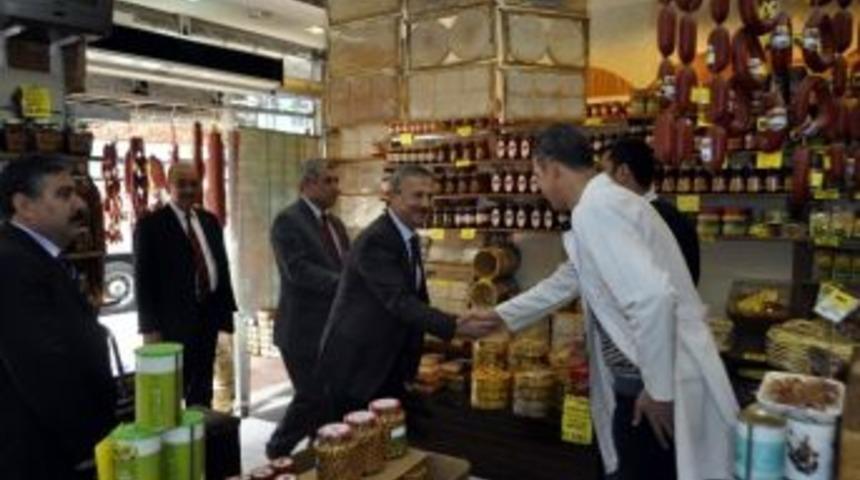 Mhp Başkan Adayları D&uuml;ven&ouml;n&uuml; Ve Ki&ccedil;ikapı Esnafı İle Buluştu