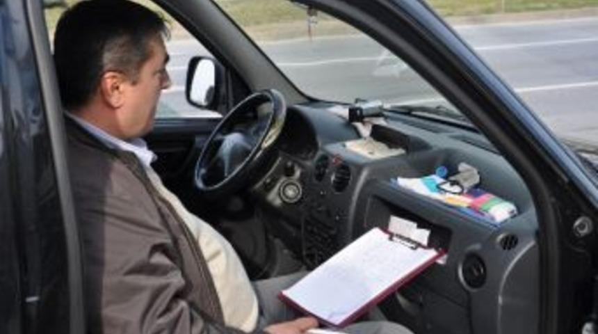 &Ccedil;arşambada Kırmızı Işık Ve Emniyet Kemeri Uygulaması