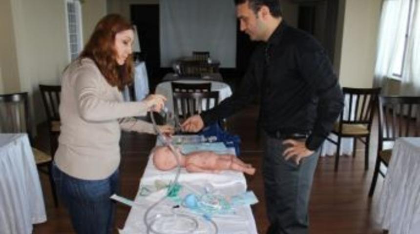 Yenidoğan Canlandırma Eğitimine Katılanlara Sertifika Verildi