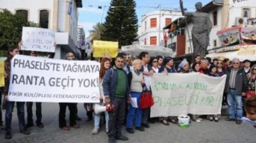 Antalya&rsquo;da &Ccedil;evrecilerden Phaselis İ&ccedil;in Kozalaklı Eylem