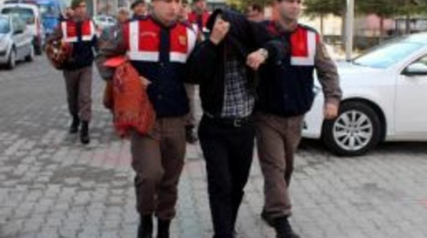 Camiden Tarihi Kilimleri &Ccedil;alan 2 Ş&uuml;pheli Tutuklandı