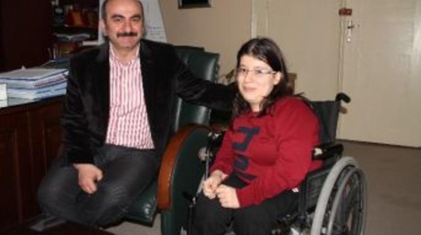 Türkiye Bedensel Engelliler Yüzme Şampiyonu, Tanrıkulu’nu Ziyaret Etti