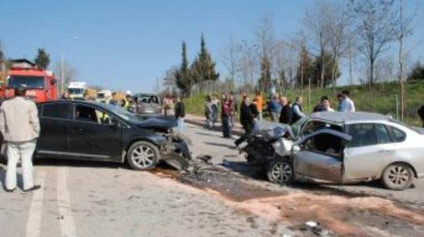 İzmit'te Kaza: 2 Yaralı