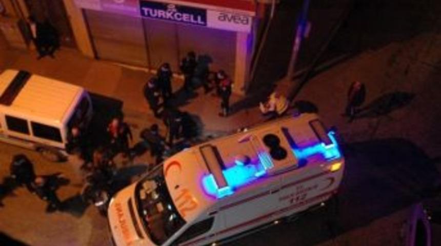 Barda Bı&ccedil;aklı Sopalı Kavga: 8 Yaralı