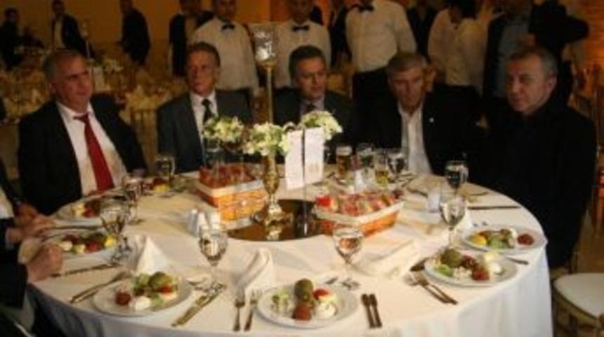 Bursasporlu Taraftarlardan Birlik Ve Beraberlik Yemeği