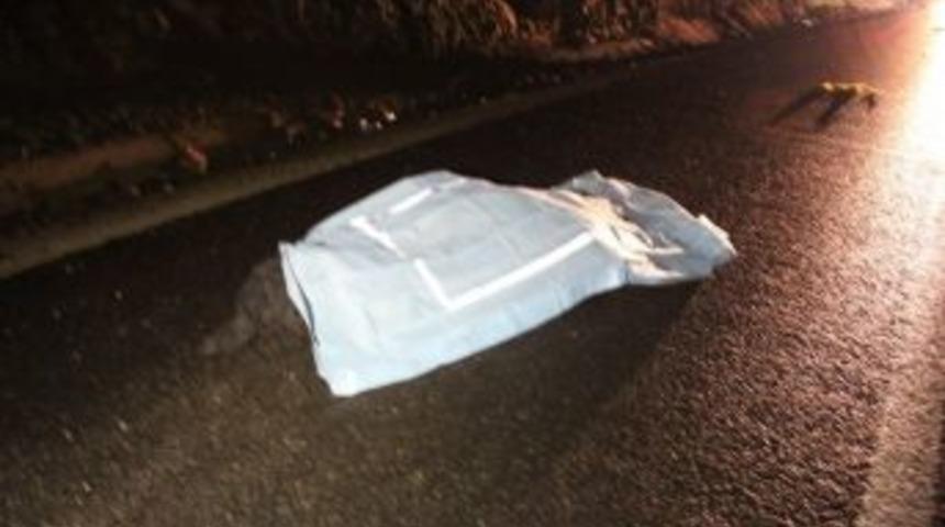 Aracın Altında 1 Kilometre S&uuml;r&uuml;klendi